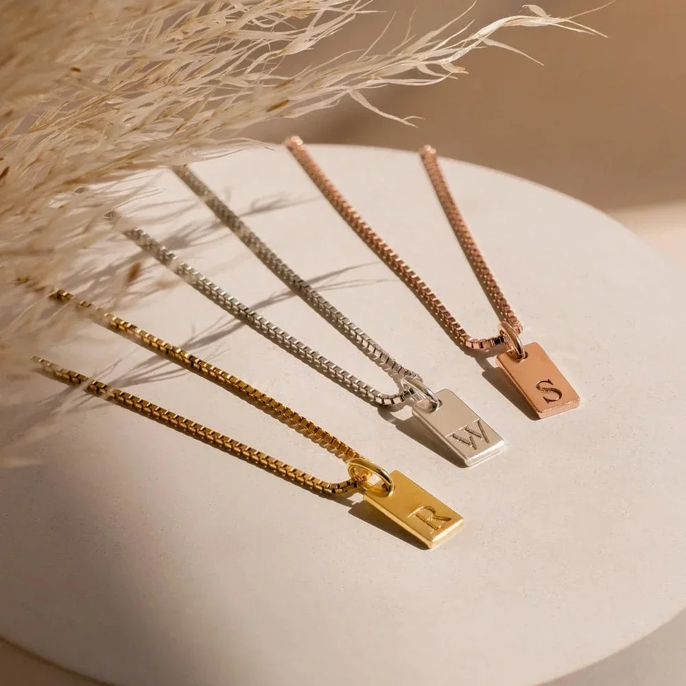 Buchstaben Plate Kette