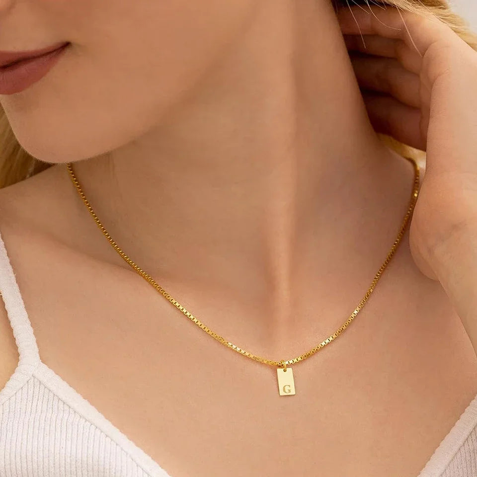 Buchstaben Plate Kette