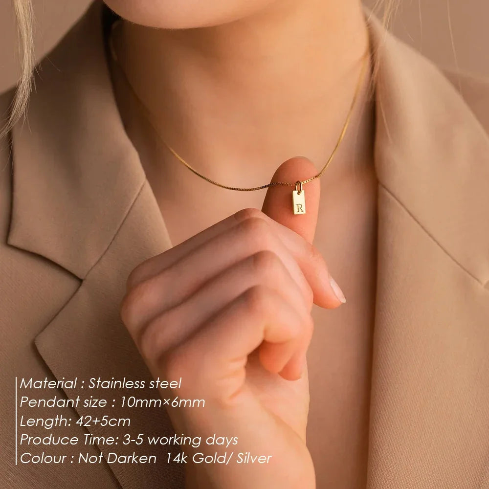 Buchstaben Plate Kette